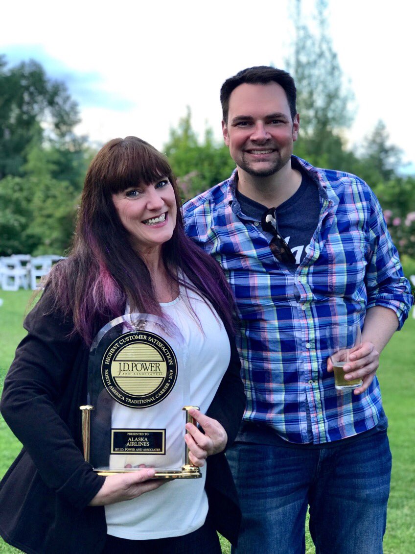kris_brugman's tweet photo. Team PDX got to celebrate with our latest award! Thank you @AlaskaAir @JDPower &amp; of course our customers for our 12th consecutive award. We had some fun with it tonight. #iamalaska #JDP12 #teampdx #funnyfriends @flypdx https://t.co/ddieerlszO