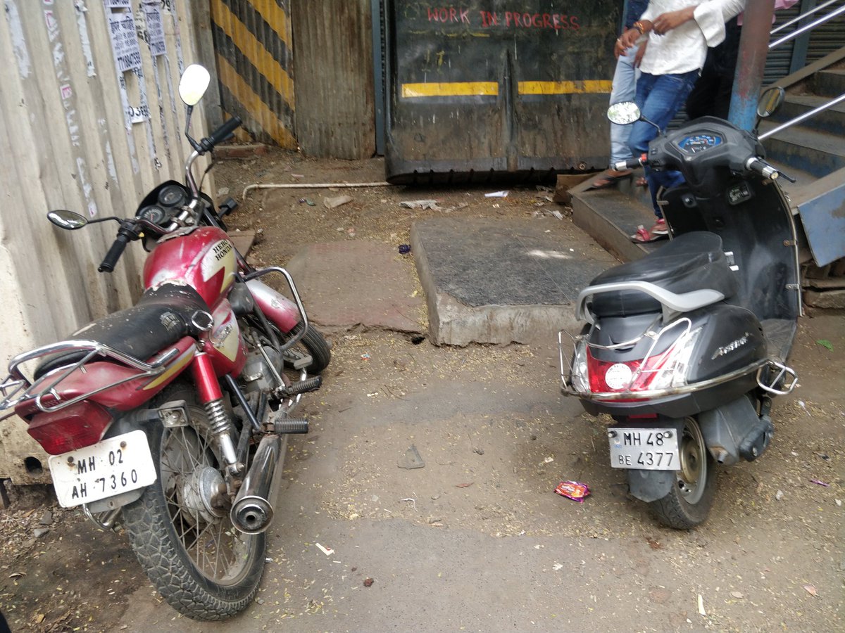 shahharen's tweet photo. Wrong parking at exit of bridge Near BMC office, Market Goregaon West
Deficult to walk out @MumbaiPolice @MumbaiRTO #helpmumbai https://t.co/SDK4CE38mv