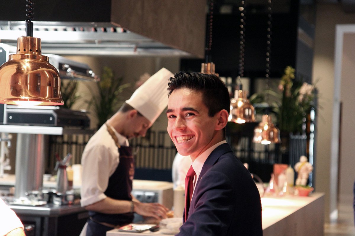 CoqueMadrid's tweet photo. ¿Juventud o veteranía?  ... Profesionalidad.

#SalaCoque #EstrellaMichelín #RestaurantesMadrid #Coque https://t.co/3a8nTO8Zqo