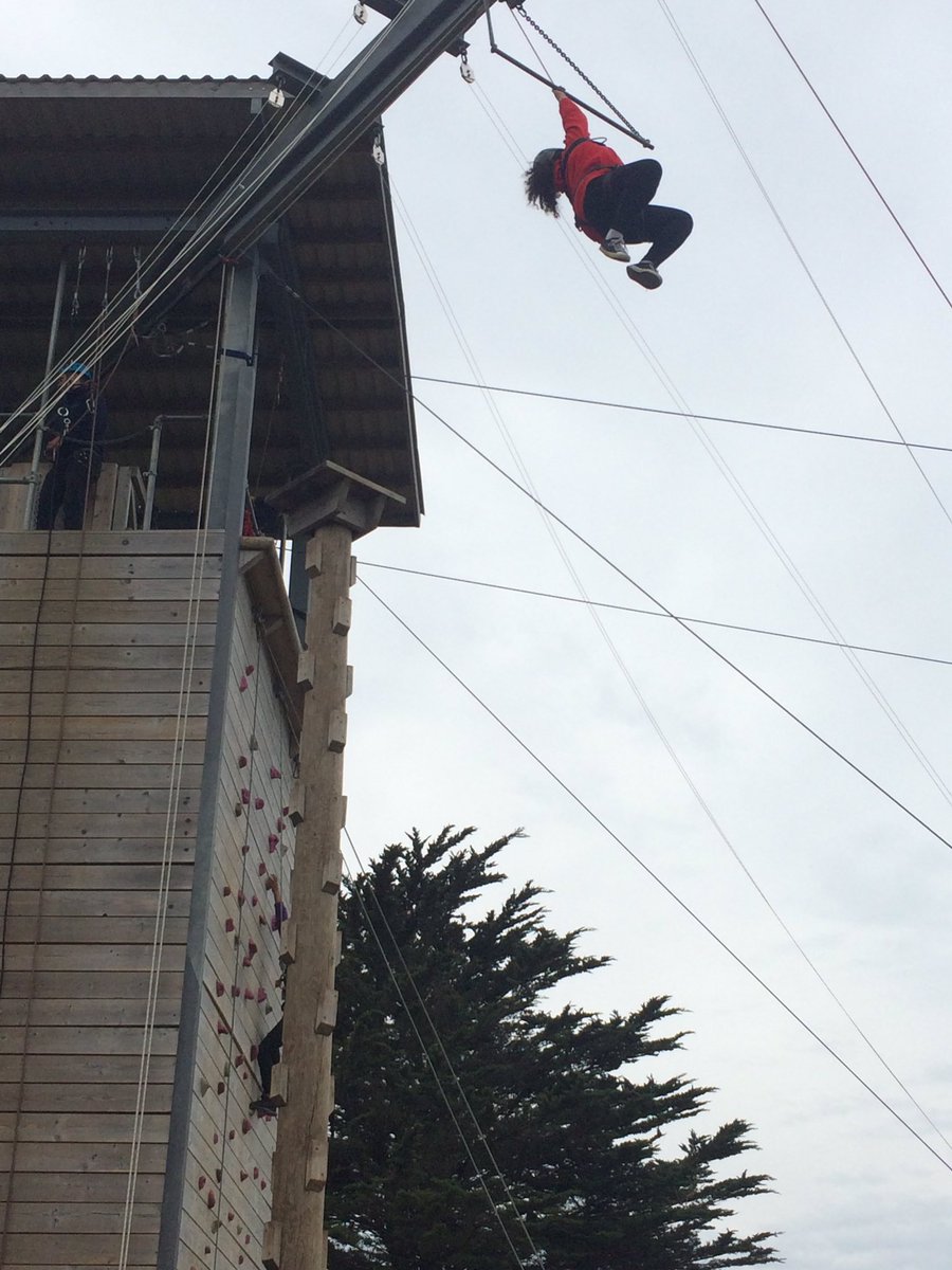 MontgomeryJun's tweet photo. M.L getting past her fear and smashing her goals to reach the trapeze with one hand! Wow! #kingswood19 https://t.co/2eM0yKfyHV