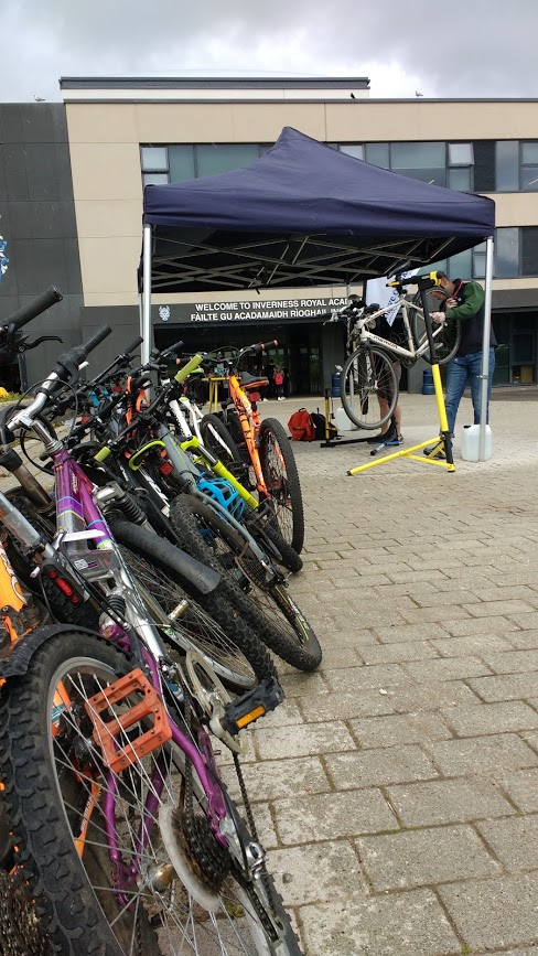 James_Bracher's tweet photo. This week on the AWESOME #golivegetactive project @Inverness_Royal we got through 19 staff and pupils bikes💪 with a Dr Bike session run by @velocitylove. Minor fixes getting those wheels rolling again🔧. #partnerworking @ScottishCycling @sportscotland @HLHSport #biketoschoolweek https://t.co/0HEnRRl2Pm