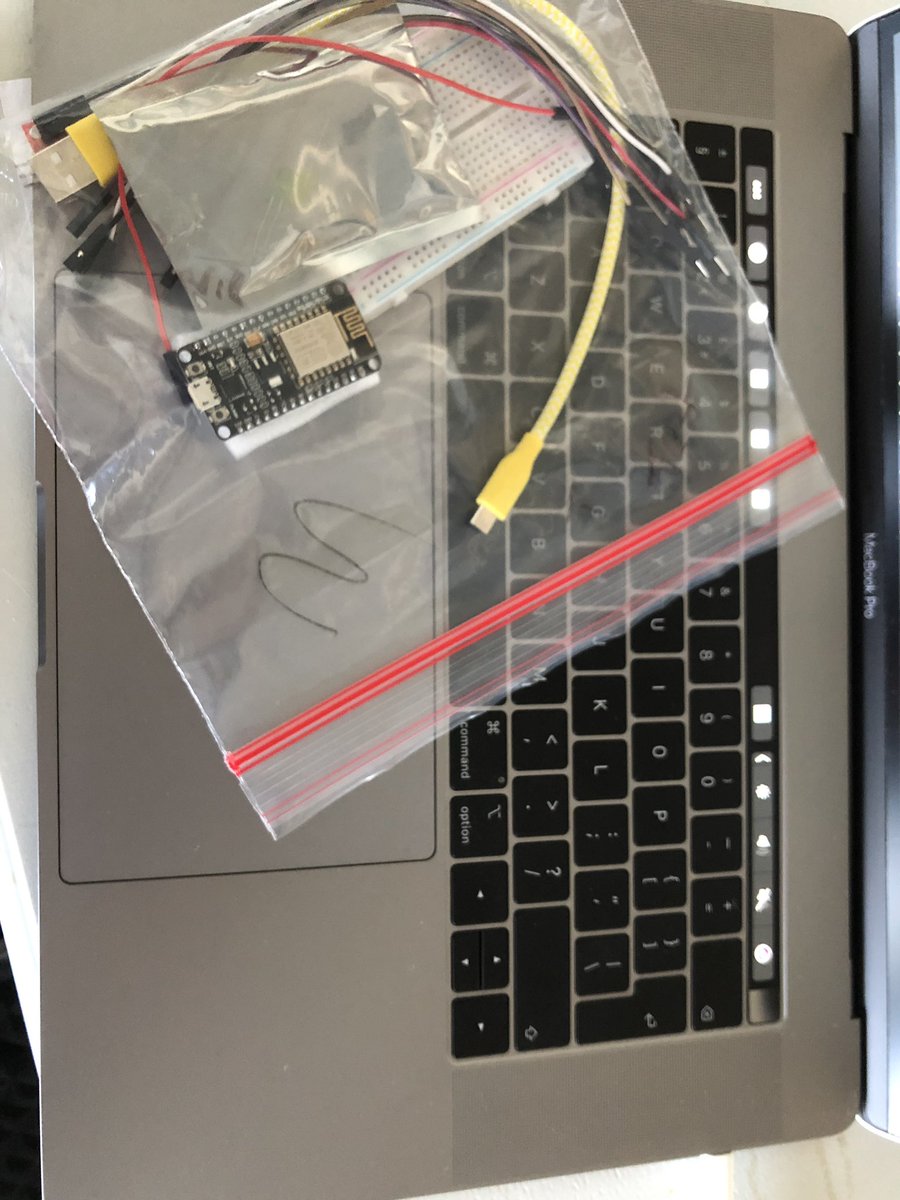 __Sun__'s tweet photo. This is an actually HANDS-ON session. You're missing out if you're not attending! #switchconference #iot #Arduino https://t.co/lpzxJoHvnM