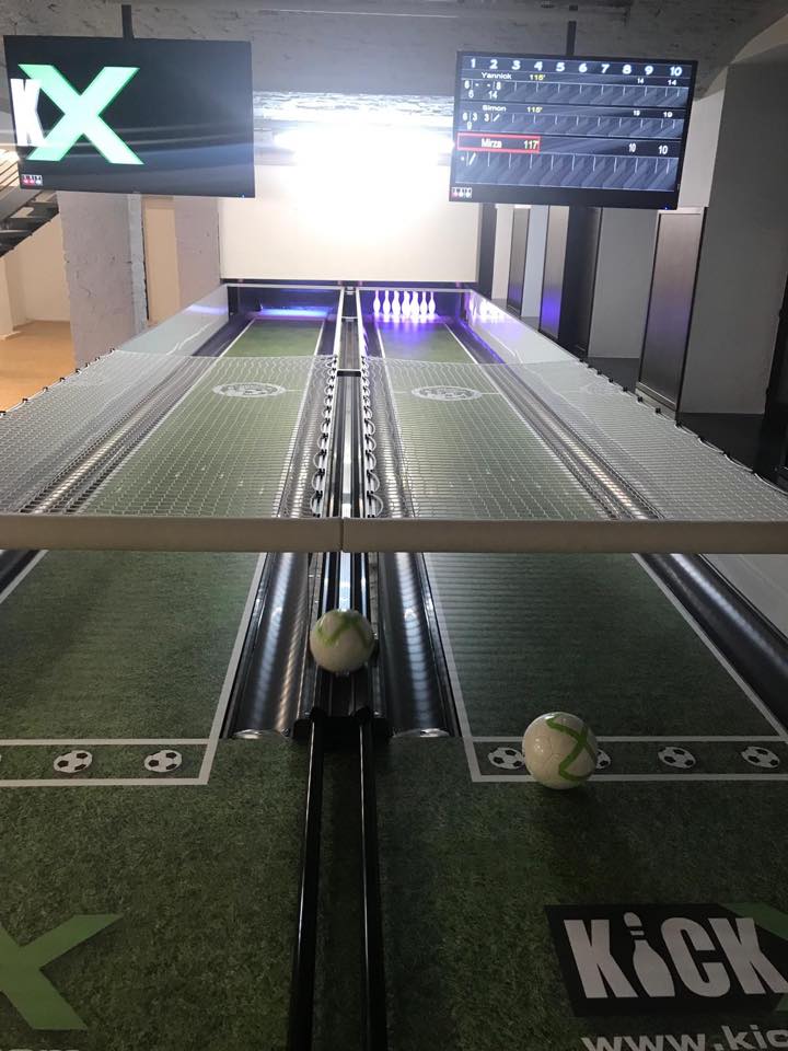 BCEBowling's tweet photo. In Köln hebben wij in samenwerking met Kick-X, twee gloednieuwe Football Bowlingbanen gerealiseerd. Wij wensen PoolBall-Arena Köln veel plezier en succes!

Heeft u interesse in Football Bowling? Aarzel niet en neem contact met ons op!
#voetbalbowling #footballbowling #kickx https://t.co/XoHJ3Mv44Q