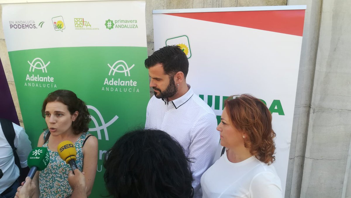 IUGranadaPr's tweet photo. Nuestro parlamentario andaluz, @ChusFdezHuetor y nuestra Coordinadora Provincial, @MCarmenPerezIU, en la rueda de prensa de @AdelanteAND en la que anunciamos el rechazo a los presupuestos del gobierno andaluz destinados a la provincia de #Granada https://t.co/eoXvACp3hs