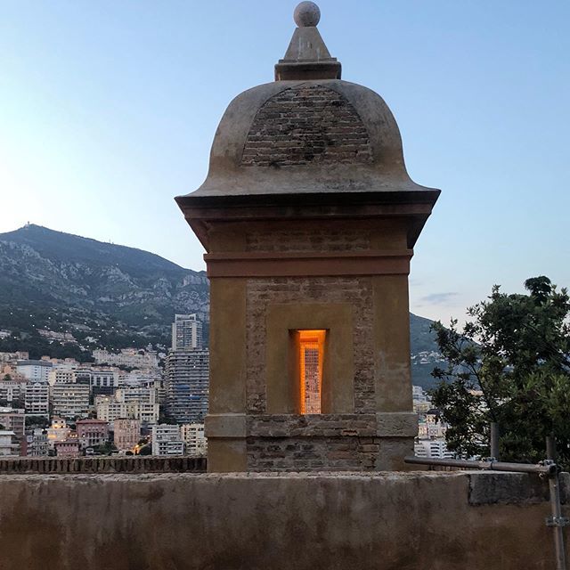 _MelissaArcher's tweet photo. Things you see when you’re at the #palace #monaco #firsttriptoeurope https://t.co/9yaZuVjghd https://t.co/ayK7yMVqku