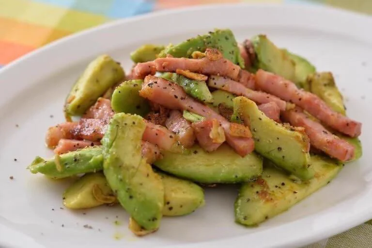 硬めのアボカドを美味しく食べるにはコレだ！