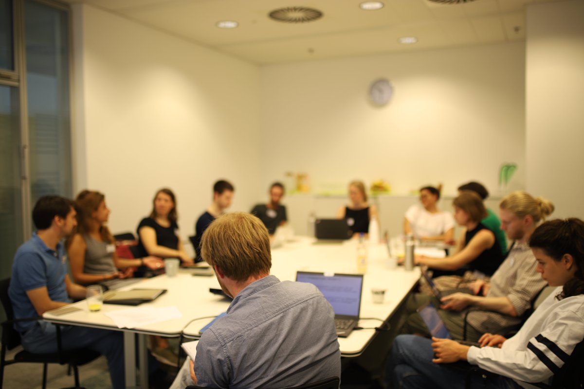 techdo_berlin's tweet image. Wichtige Diskussionen bei unserem Workshop mit Wissenschaft und #CivicTech Initiativen am @JWI_Berlin zu politischem Handeln in der digitalen Konstellation. u.a. mit @kleinerfuenf , @HateAid &amp;amp; @trace_map