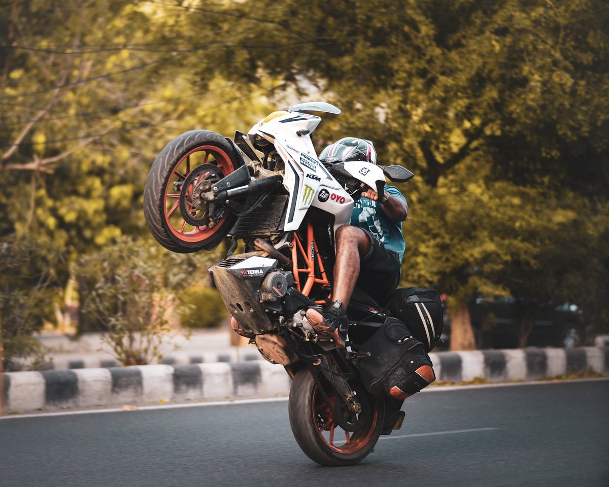 AssamBikers's tweet photo. We spend a day with India’s famous Stunt Rider @Montystunts yesterday at Delhi and he takes a spin on our bikes his way.

@assambikers @castrolbiking #AssamBikers #CastrolPOWER1 #montystunts #teameverlast #Delhi #India https://t.co/FBhNbMBZbS