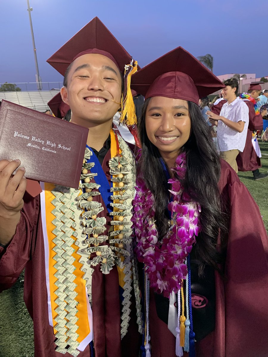 the_ethan_456's tweet photo. i can’t believe it’s over! #2K19grad https://t.co/gTmffKlxxR