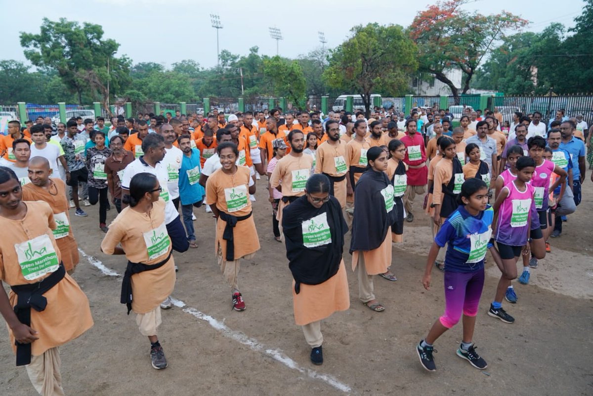 ishafoundation's tweet photo. .@PGH_Isha conducted this marathon as an awareness drive towards their upcoming planting season for 2019 through which they will enable the plantation of 5 million saplings. #WorldEnvironmentDay #BeatAirPollution @UNEnvironment
#AdoptASapling at https://t.co/cJUtzQgswY https://t.co/CgL0lfmzvs