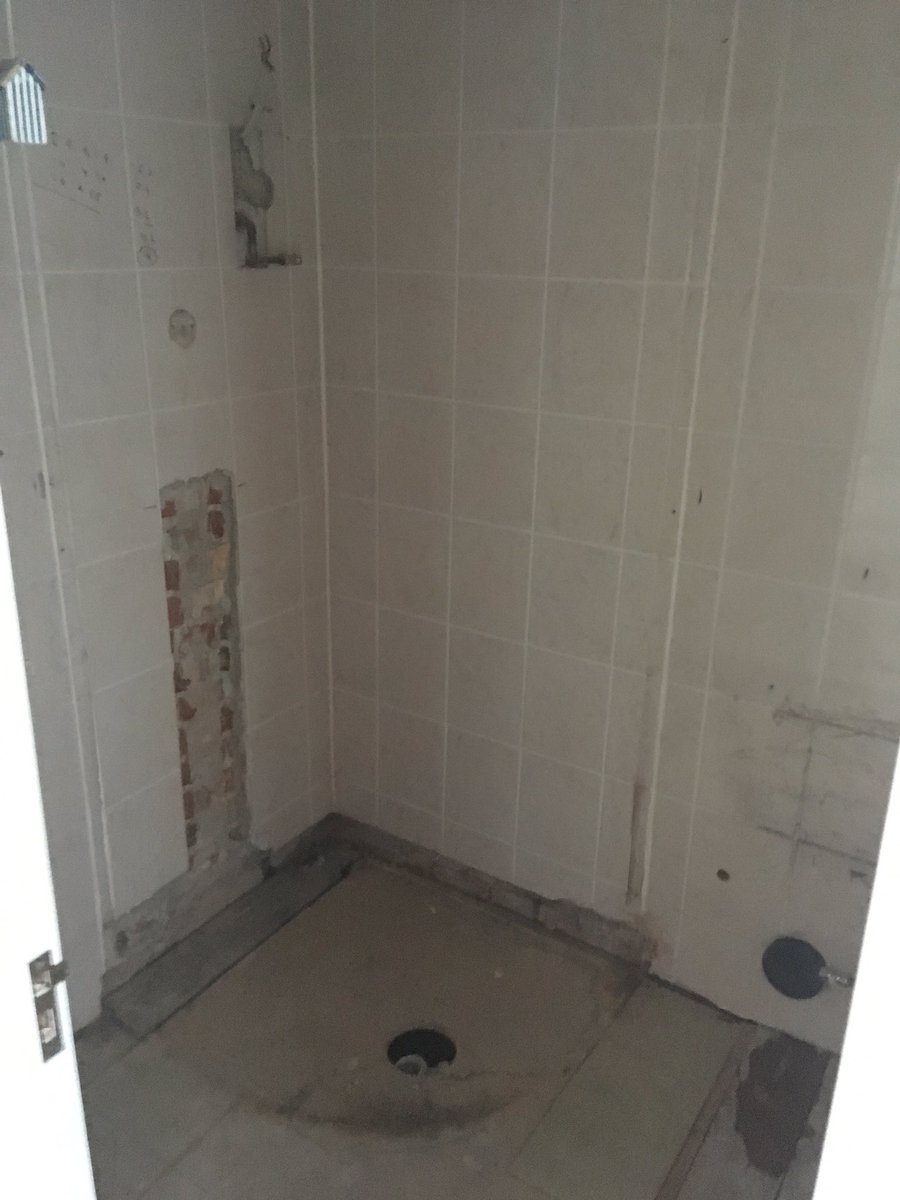 SwannPlumbing's tweet photo. A quick tap with the wand and whoosh! It was gone! #Bathroom #shower_room #refurb #whitstable #cosy. https://t.co/fZQV9gJyKg