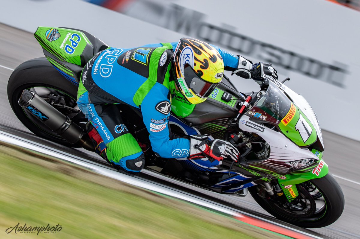 Anyone else got that Friday feeling? 🙌🏻 <a href="/joecollier111/">joe collier</a> #superstock1000 #CPDKawasaki #CorbyKawasaki