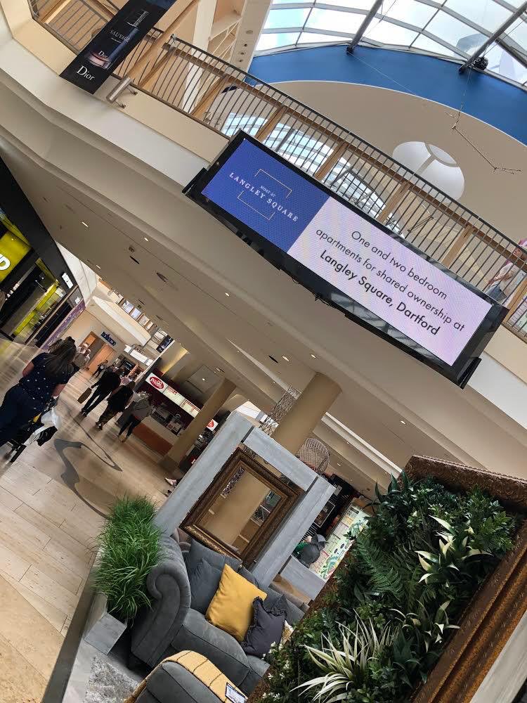 LouiseAGregory's tweet photo. When your branding is so on point that it matches the paint work in @TweetBluewater 😏👌🏼 Delighted that my @moat_sales team will be offering 1 & 2 bed #sharedowership apartments right in the 💙of what @moathomes do! Take a look https://t.co/89Mt8sjCGk https://t.co/BJKgyXJDpC