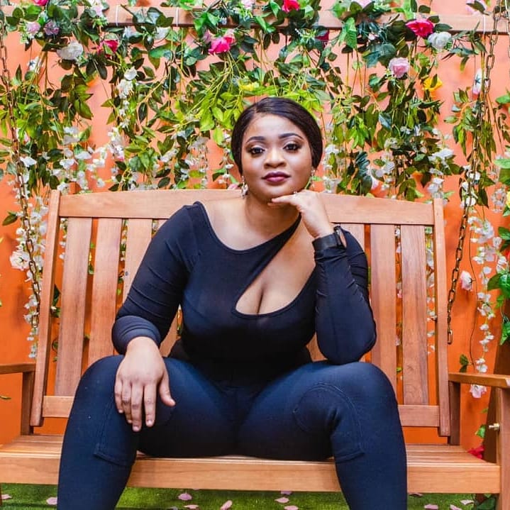 _diaryofapilot's tweet photo. Happy Birthday To this Aviation #goddess @efejasmine .
May your path be graced with good fortune๐๐ฝ
.
And May your Cruse of oil never diminish .
Keep The Glow Burning
.
#diaryofapilot #birthday #cake #beauty #friday #likes #comment #smile #aviation @cabincrew https://t.co/kAD8RE1aB7
