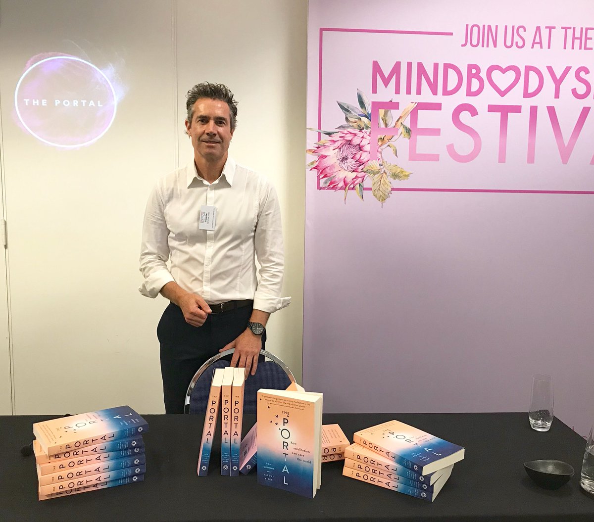 Tom_Cronin's tweet photo. About to deliver my presentation at @mbsfestival. Such a great energy here today. The world is waking up! 🤞🏼 #entertheportal #thestillnessproject #mindfulness #meditation https://t.co/YXQ3n9DZrd