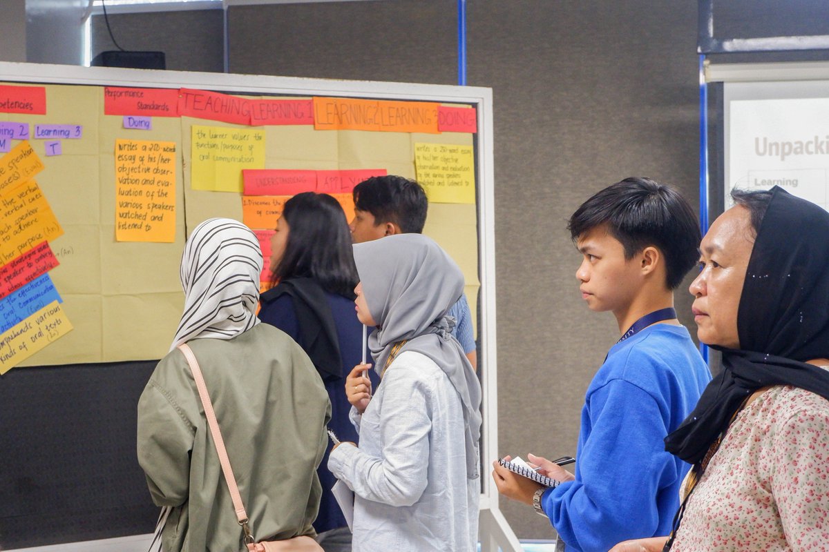 teachmadaris's tweet photo. PHOTOS | Day 10 - May 24, 2019

Teacher Training 1: Introduction to K-12 Curriculum, Unpacking of Standards Principles of Formative &amp; Summative Assessment, and Workshop on K-12 Assessment &amp; Evaluation with Mr. Rex Rola of SOE, AdDU

#MadarisVolunteersBatch5
#MVPForPeace https://t.co/t4J5K8zQpS