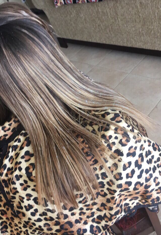 S_Eckelbarger's tweet photo. Just did my Beautiful friends hair, she never had her hair done before so I spoiled her; Turned a Burnet to Blonde!๐ฑ๐ผโโ๏ธ๐ฅฐ @schwarzkopf #BlondeMe @Moroccanoil #Enjoyhaircare @kmshairuk #Highlights #Balayage #Ombre #toner #Shadowroots #freshcut #conditioningtreatment #straightened https://t.co/A2mxd6if2O