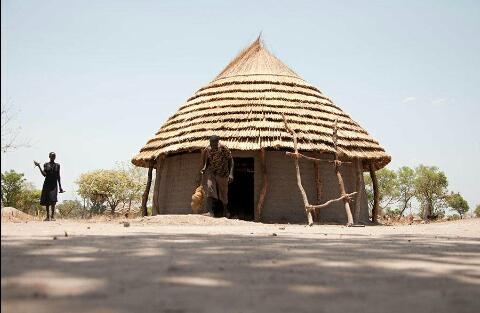 tinyemushe's tweet image. #afritecture , achitecture that is inspired by African culture. Sighted in south Sudan.