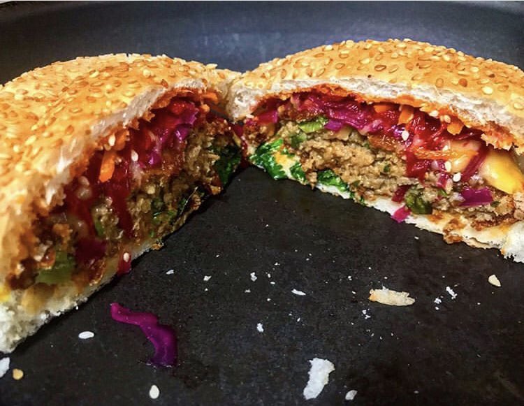 DumplingDude00's tweet photo. Last day at Brighton Beer dispensary, and will be going with a bangin burger for today’s lunch time special. Vegan Crispy fried duck, melted cheese, pickled cabbage salad, shredded sesame carrot and sriracha mayo 🤤🤤
12-3pm then dinner 5-9pm 👊🏼🥟 https://t.co/5iS3USnXDS