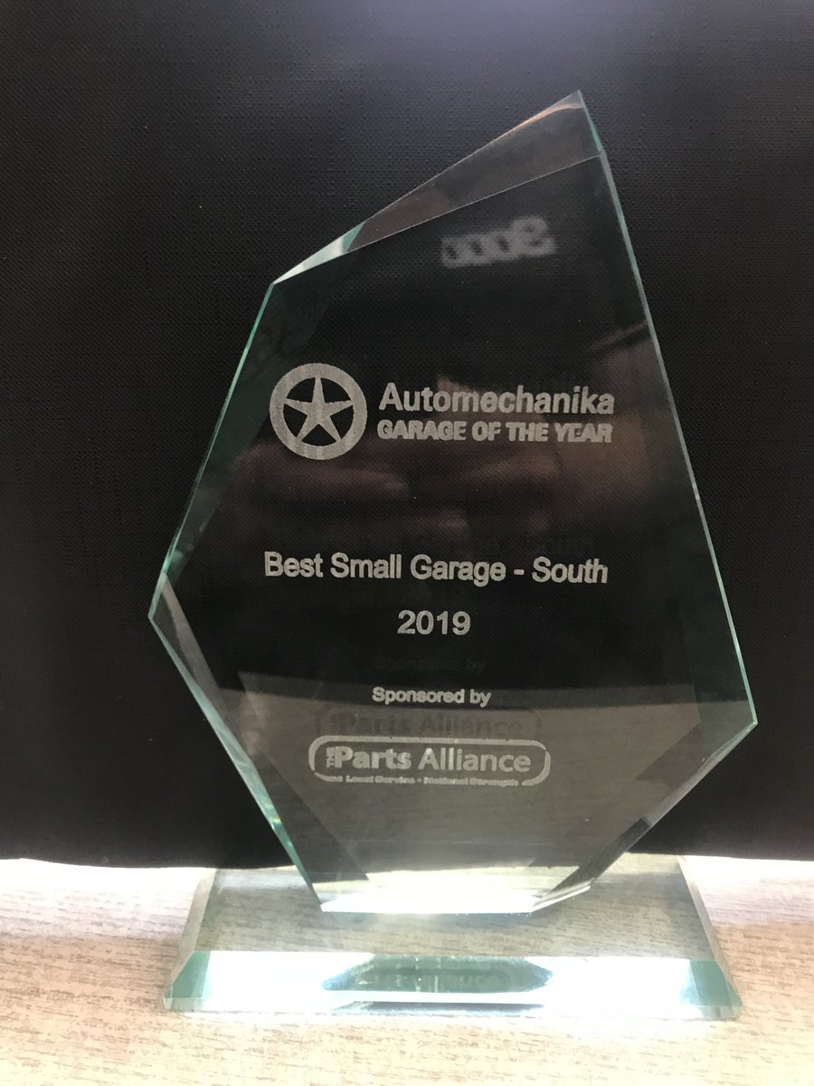 Performance3000's tweet image. SMALL GARAGE OF THE YEAR 2019 WINNERS

Performance 3000 RAC Yeovil have been voted the best small garage 2019 after last night’s prestigious Automechanika garage of the year awards.
A massive thanks to the Performance 3000 RAC Yeovil team and all of our customers, thanks everyone