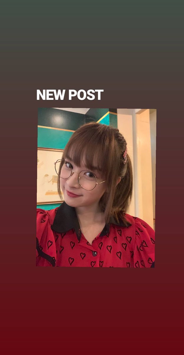 NewCharming's tweet image. น้องนิวใส่แว่นดูใสๆ ธรรมดาๆ
แต่ยิ่งมองยิ่งสวยมีสเน่ห์จริงๆ
😊😍
#NewBNK48
#BNK48