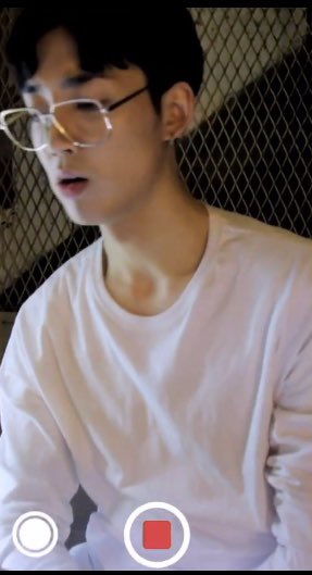 yoonchul_pics's tweet photo. [CAPS] From his new music video “when i see ur phone” // he looks so handsome as always!! 😍😍 https://t.co/ILTk1AdSd4