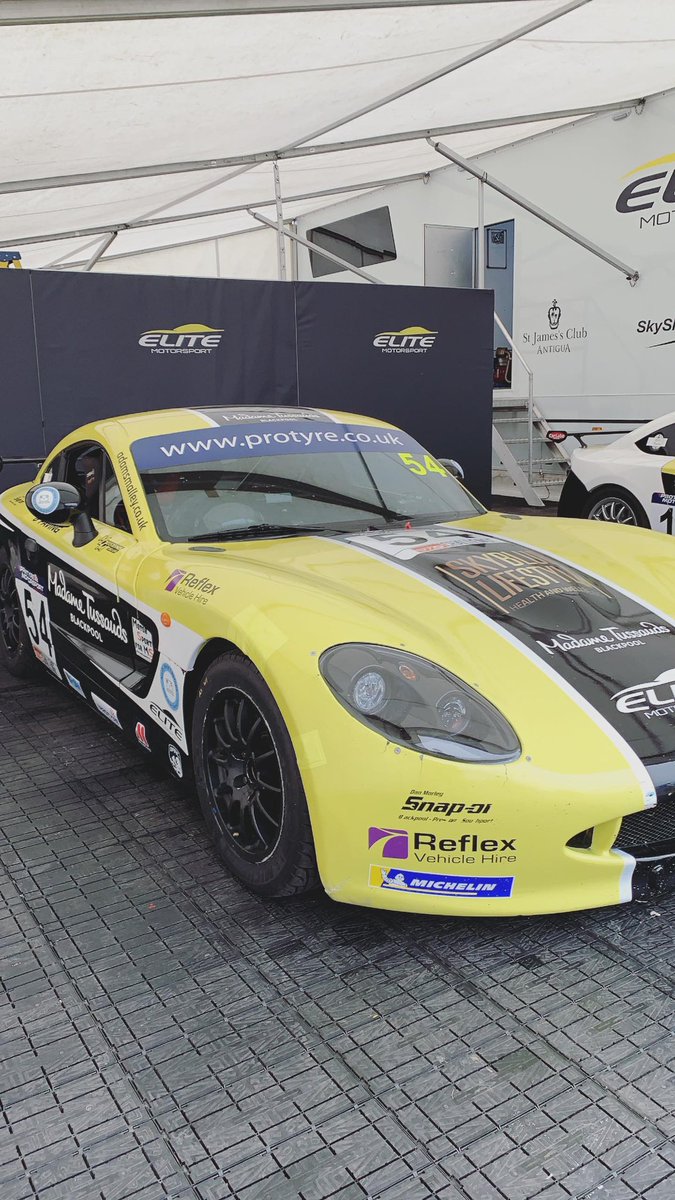 asmalley54's tweet photo. The wait is finally over! Back on track today at Silverstone getting ready for the weekend! #weareginetta #snapon #reflex #reflexvans #mtblackpool #madametussauds #skyblue #skybluelifestyle #nwlaptops #jdfencingpaving #kartal #elite #BTCC https://t.co/LHEITwx8Ga