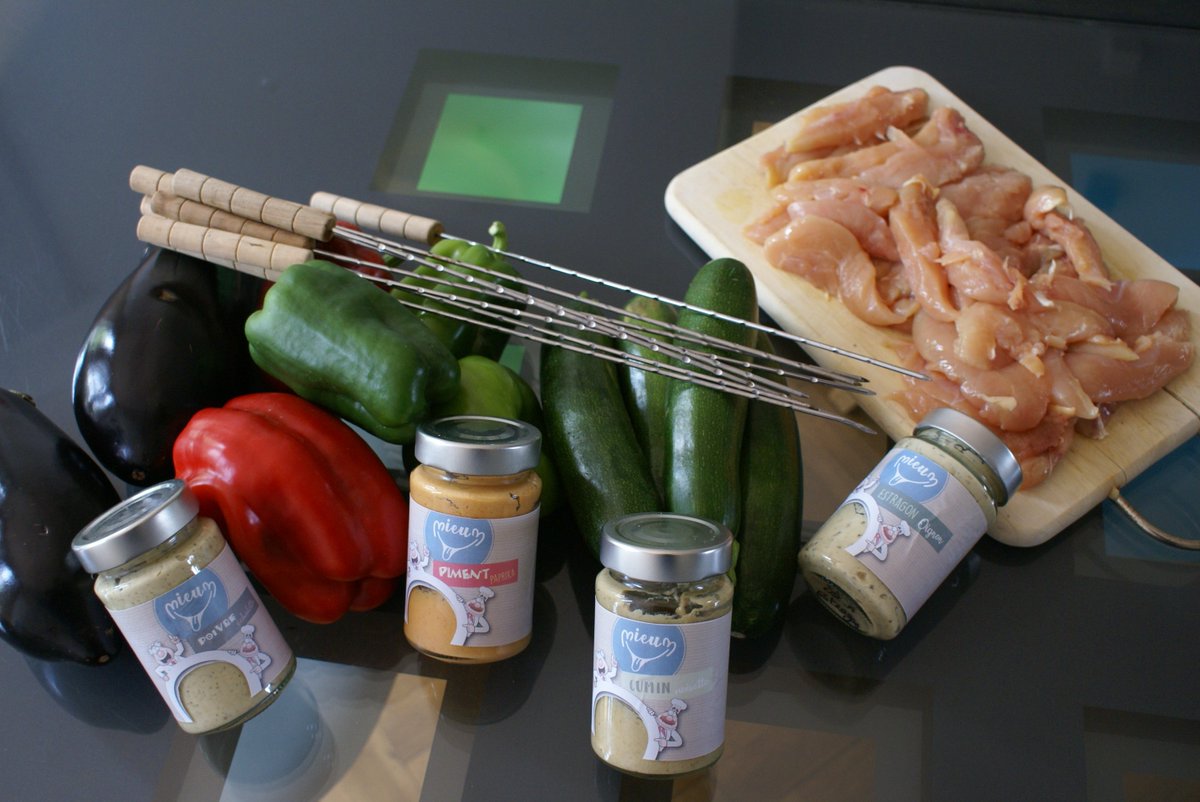 MMIEUM's tweet photo. Recette MieuM du jour : Brochettes de poulet MieuM
du poulet, les légumes bio de saison @biocoop @_LaVieClaire @_NATURALIA 
Recette complete : https://t.co/cAEca1KNGj

C’est Beau, c’est Bon, c’est #Bio, c’est #Sain, c’est MieuM !
#nutriscoeaA #sansadditif #nutrition #gourmand https://t.co/4Qm2fjdEyM