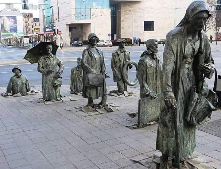 sandipkale82's tweet photo. Some of the amazing creations around the world 😮👌🏻
#FridayMotivation #FridayFeeling
#FridayThoughts #AmazingStartsHere #RareEarth #creation #artists #Monumentos #BreakingNews #viralnews #WorldFoodSafetyDay #lessonslearnedfrommoving #LESSONLEARNED #SometimesWeHaveTo #Newsnight https://t.co/MLD2LicebB
