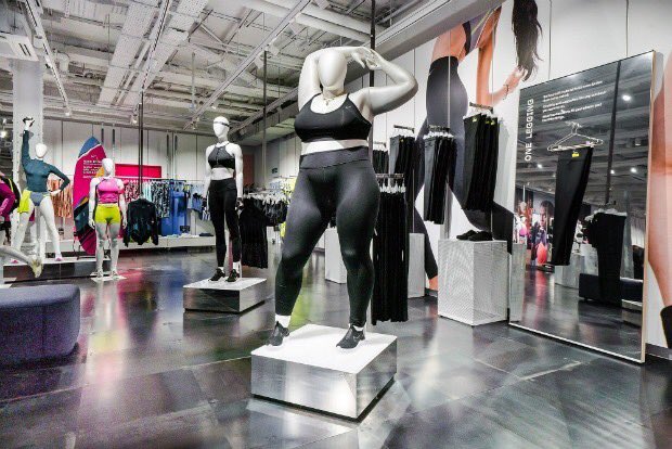 RRHarisov's tweet photo. Nike и новые маникены... https://t.co/BqpM6ytreO
