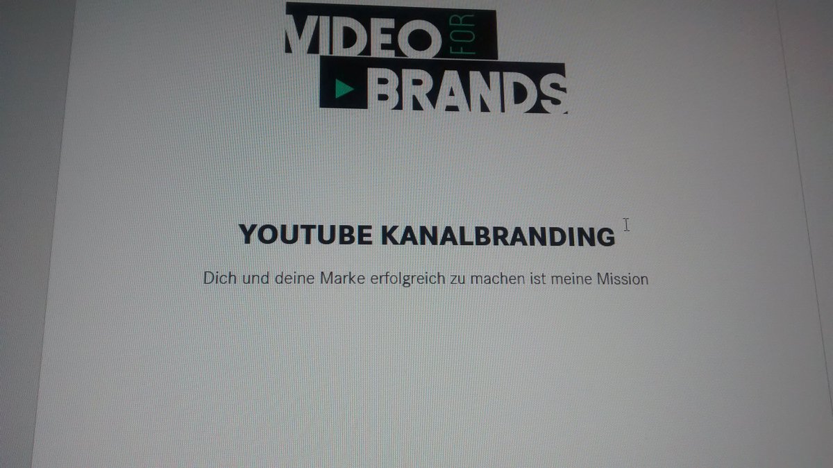 JulianViFoBr's tweet photo. Schnell noch mein erstes ebook fertig schreiben... #YouTube Kanalbranding gibt es bald for free auf der Homepage, die ich noch bauen muss... Einfach mal die kleinen Dinge feiern. :) #partyon https://t.co/2aYfhQgEWj
