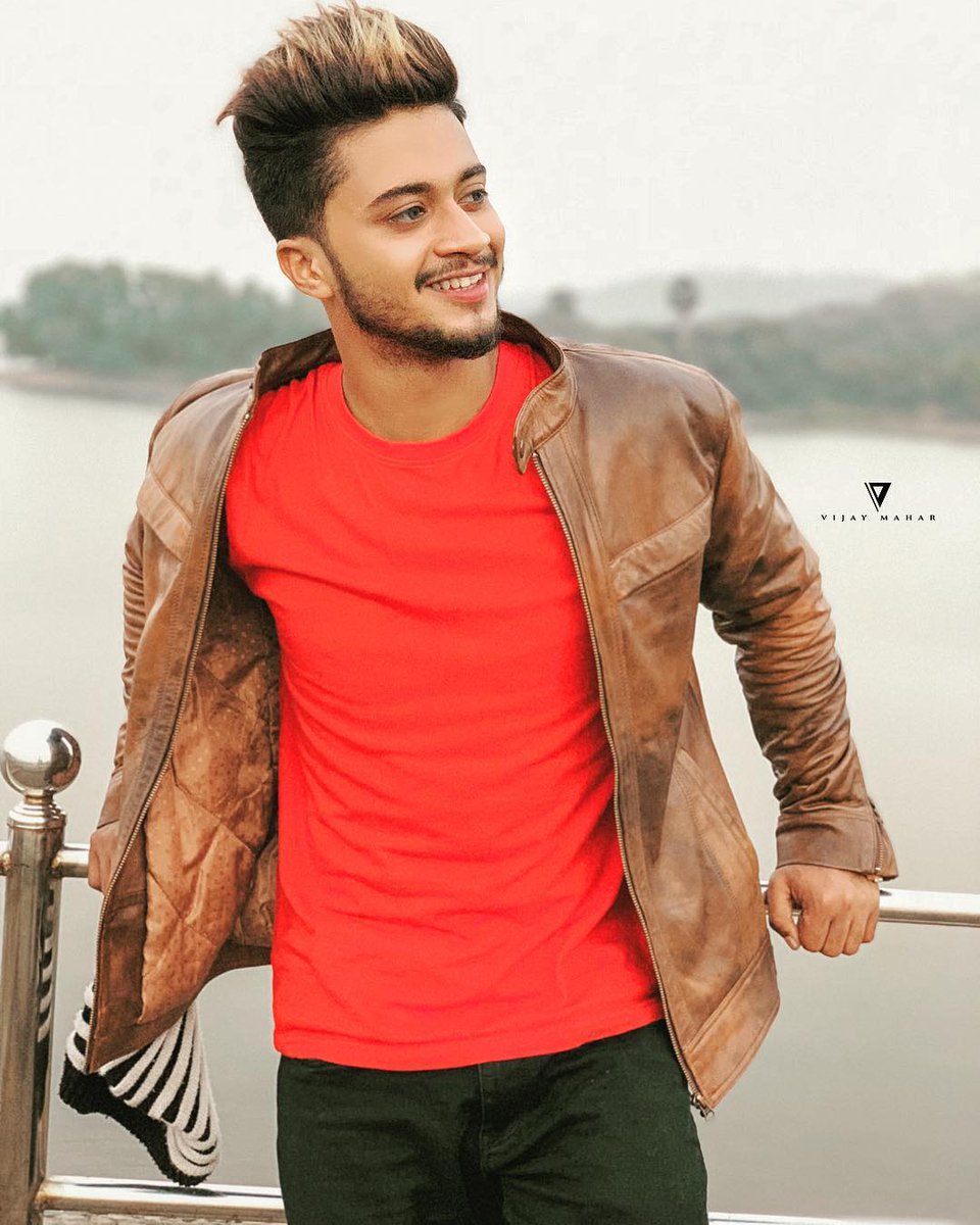 hasnaink07's tweet photo. Cutie pie whole the world 🌏 @HK07Official ❤
. 
@Adnaan__07dz #team07 #teamhk https://t.co/P5VVFP7vUN