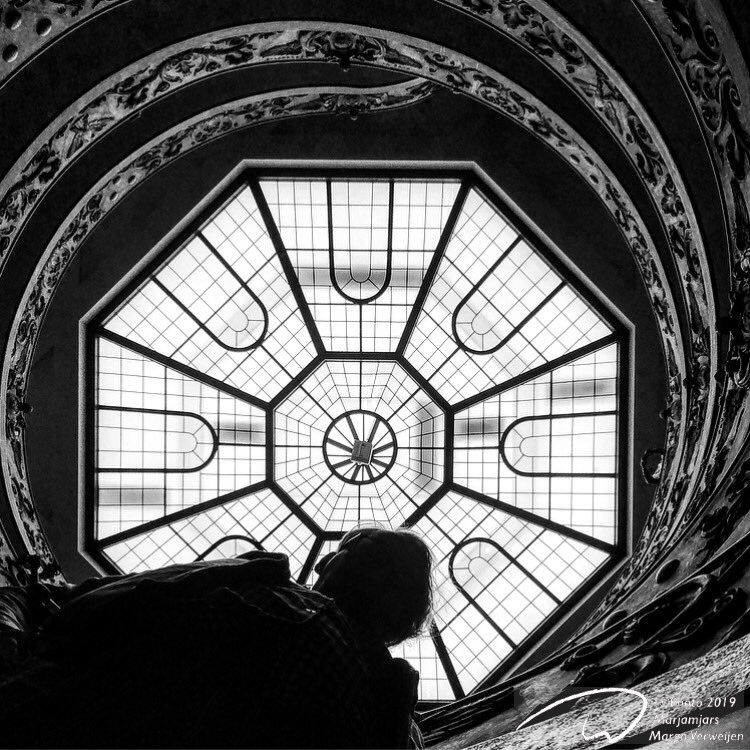 🌀
Welcome...
...to the Pleasure Dome!
Hahahahahahaha... 
.
#staircasefriday #welcometothepleasuredome #italia365 #wheninrome #VaticanCity #bnwsouls #blackandwhitephotography