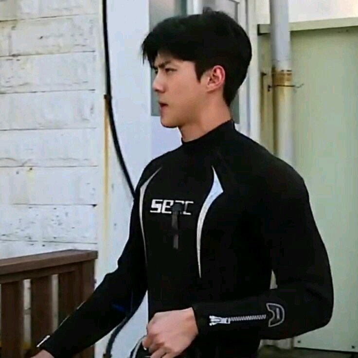 low quality pics from a high quality man