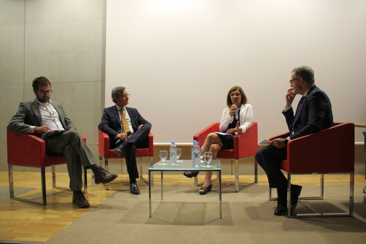 avanzaurbana's tweet photo. Nuestro #blog | ✍️
Teresa Puchades en el congreso #AIRE_2019: “Es fundamental facilitar el primer acceso a la #vivienda de jóvenes entre 30 y 40 años”.
@Edificacion_UPV @UPV 
➡️https://t.co/ooGfKUFgAN https://t.co/9KVvoAampR