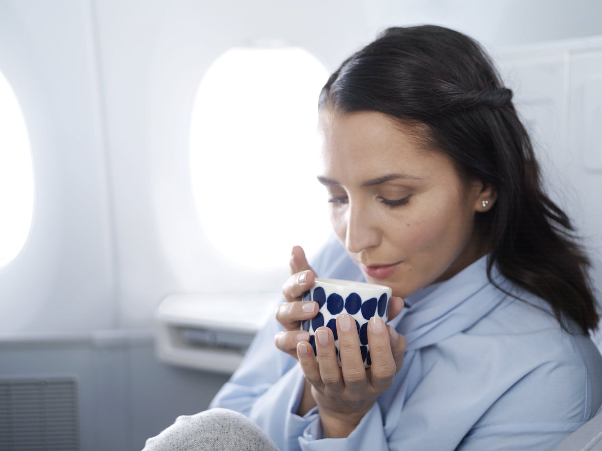 FinnairSuomi's tweet photo. Suomalaisen teetalo Norqvistin teet ovat nyt saatavilla lennoillamme. Maista esimerkiksi kamomillalla maustettua rooibos-teetä tai hoida jetlagia piristävällä japanilaisella vihreällä teellä. @NordqvistTea https://t.co/P2manG50Xv
