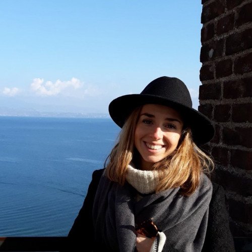 etsaunav's tweet photo. Enhorabuena @gorosmaria!!! 
María Gorostiaga, arquitecta por @etsaunav y alumna del Máster Universitario de Arquitectura (MUA) ha ganado el premio Student Award @WindowsWear 2019 en la sección "MOST INNOVATIVE", con su TFG "Gucci", dirigido por @jantonsa 

¡Nos alegramos mucho! https://t.co/yPMGprJZ1i