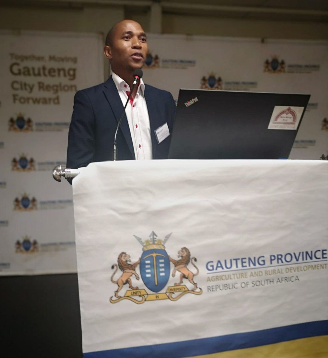 OfficialGDARD's tweet photo. Privatization of the Agricultural Research and long-run effects Dr Sifiso Ntombela, Chief Economist :Markets and Economic Research Center, National Agricultural Marketing Council https://t.co/ETODFN3dyD