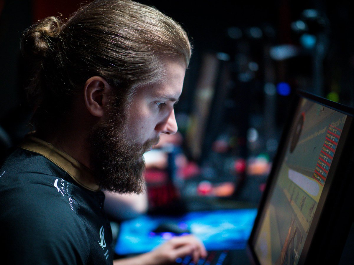 NIP's tweet image. DO or DIE at the ECS Finals - In a moment, we are going LIVE against @astralisgg 🇩🇰 

📺 Twitch.tv/faceittv
🇸🇪 Twitch.tv/bmetv

#GONINJAS #CSGO #ECS7