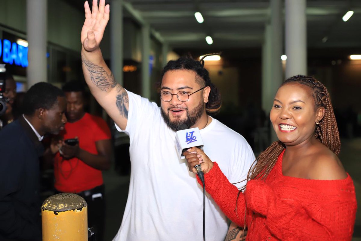 2morrowleader's tweet photo. Nice to nice to know you lets do this again.... Tomorrow at the #TomorrowsLeadersFestival yaaaaaaas  girl i wanna be more than a friend to ya!  Who remembers this favorite song? J BOOG will be gracing our stage. Come lets do this! 
#TLF2019 
#Nairobi https://t.co/DK0txU8bvk
