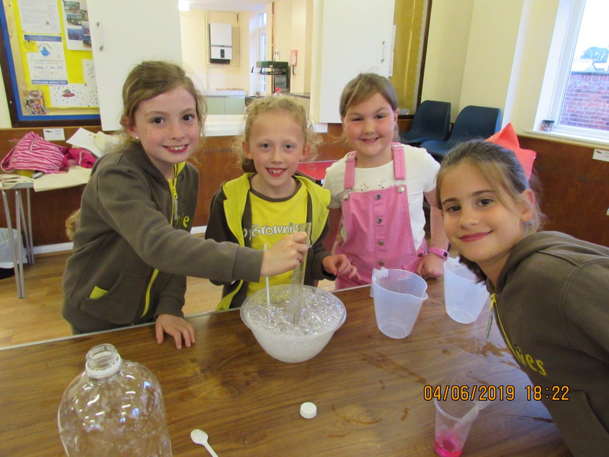 CrodaSTEM's tweet photo. Sue has swapped her work clothes for her Guiding uniform!
"Being a volunteer Brownie Leader and a Croda #STEMAmbassador gives me lots of opportunities to share my passion for #science."
#VolunteersWeek #FunwithFoam #GirlGuiding #InspireGirls #WomenInSTEM https://t.co/z1L38ZWGcR