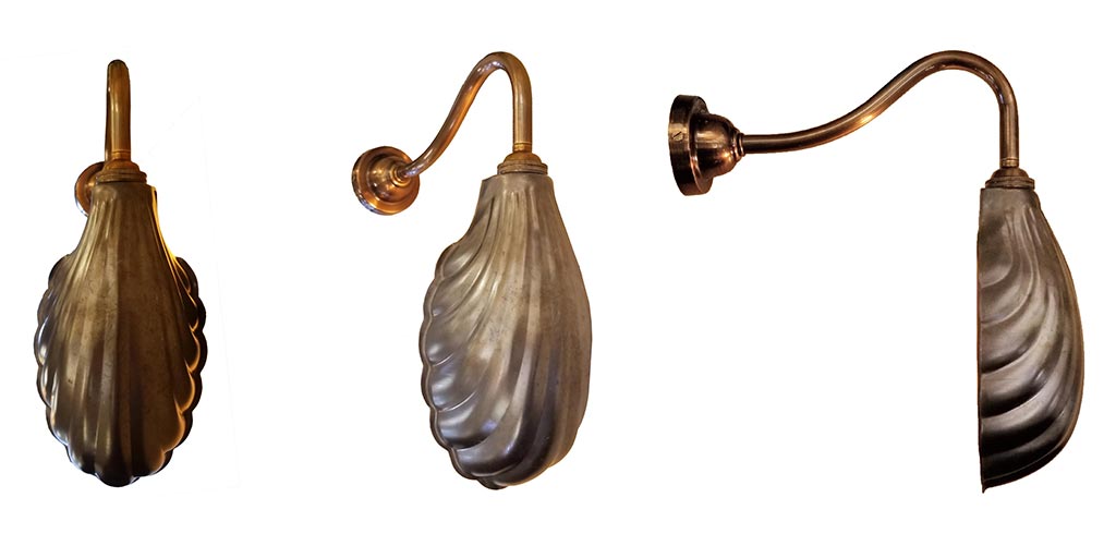 e2Lighting1's tweet photo. 1 Light Art Deco Brass Scallop Shell Wall Light fitting, Ridged scalloped shell shade made from solid brass and inspired from seashells and clams to create the nautical appearance. https://t.co/XhY4vPyrgv #Lighting #artdeco #brass https://t.co/IHJQxywhoB