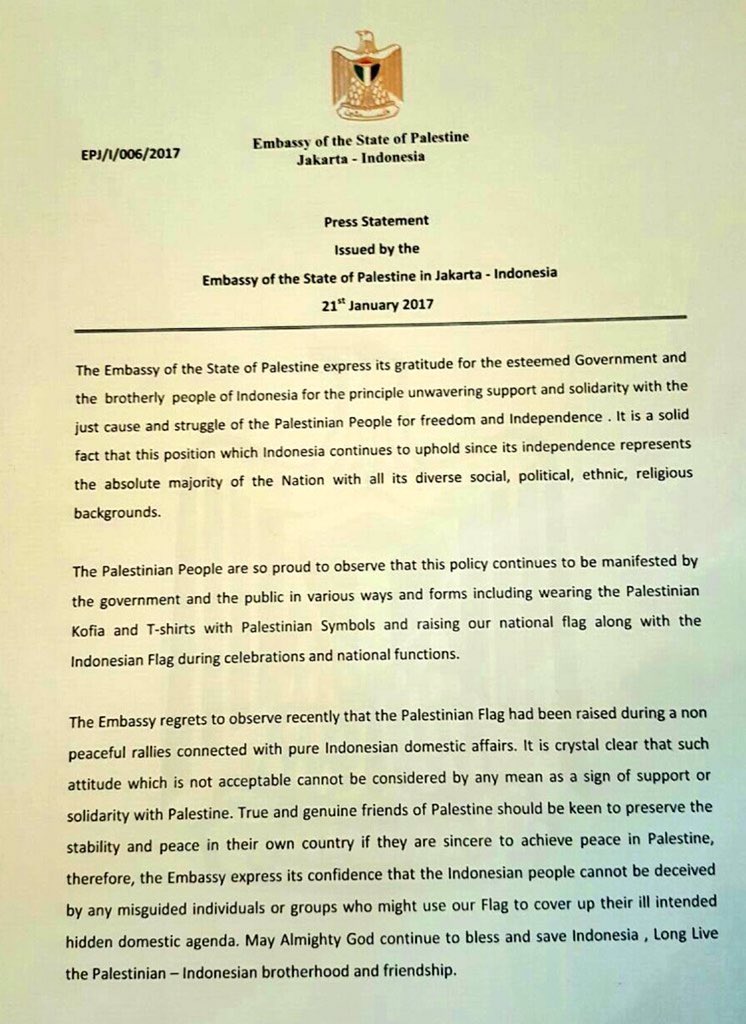 Cuma mau mengingatkan bahwa Pemerintah Palestina, melalui Dubesnya merasa KEBERATAN jika bendera negaranya dipakai untuk hal-hal yg tidak ada kaitannya dg negara Palestina.

Mereka bangga dg kedekatan kedua negara, tapi ya ga gitu juga setiap acara apapun bawa-bawa benderanya.😊