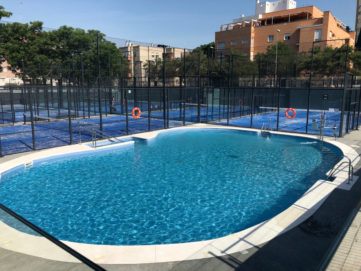 ¡El próximo lunes abrimos la piscina exterior! 
Al agua pato.
El horario de apertura de la piscina será:
De lunes a viernes de 11h a 21h
Sábado de 11h a 20.30h
Domingos de 11h a 14.30h.

¡Disfruta del verano en Galisport!
#piscina #piscinasevilla
