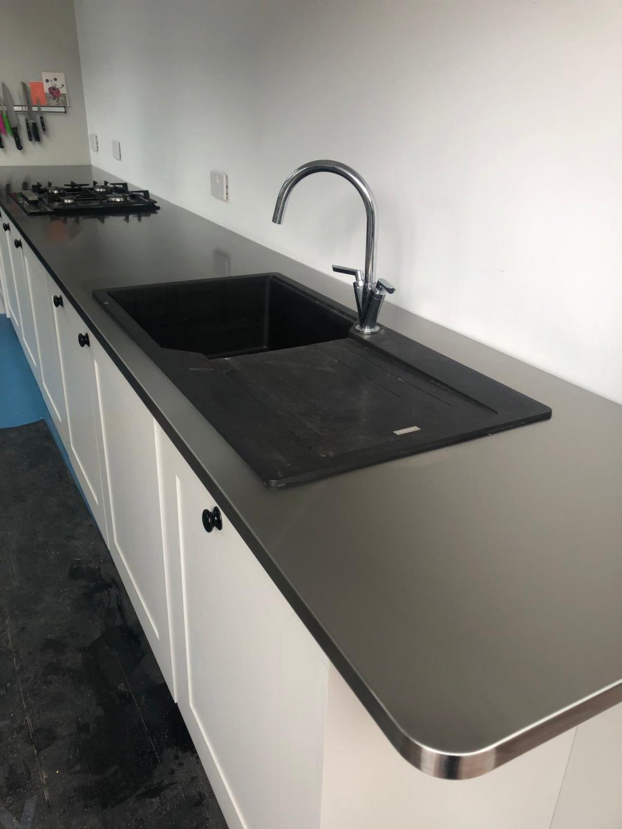 mpmengineering's tweet image. A 4.2M #stainlesssteel #worktop #welded together and fitted this morning in #london with radius corner and cut outs for existing #sink and hob #ukstainlesssteelworktops #kitchen #interiordesign #worktops #bespoke #interiordesigner #interior #uk #kitchendesign #architect
