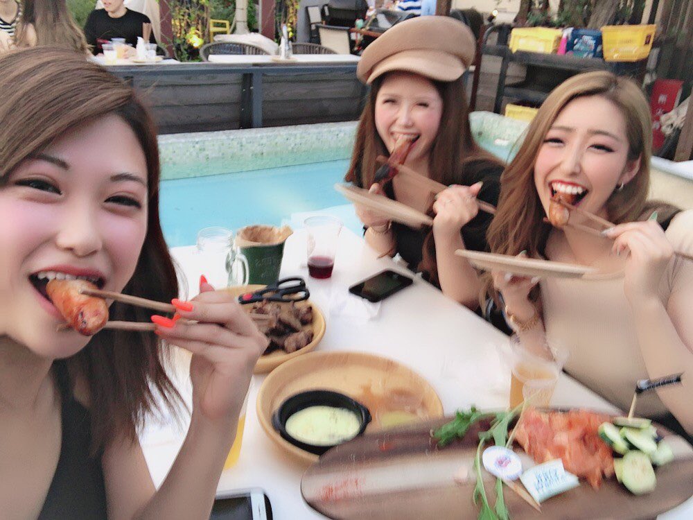 7730Girl's tweet photo. ビアガーデン🍻
ダーツ行ってカラオケ行って楽しかった〜💗 かゆうーはやく会おうね〜 https://t.co/4JOTdtPUK9