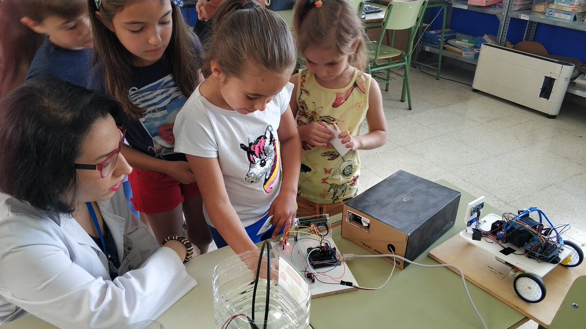 Probando nuevas tecnologías. <a href="/CGCuevasCampo/">guadalinfo.cuevasdelcampo</a> <a href="/RedGuadalinfo/">Vuela Guadalinfo</a>