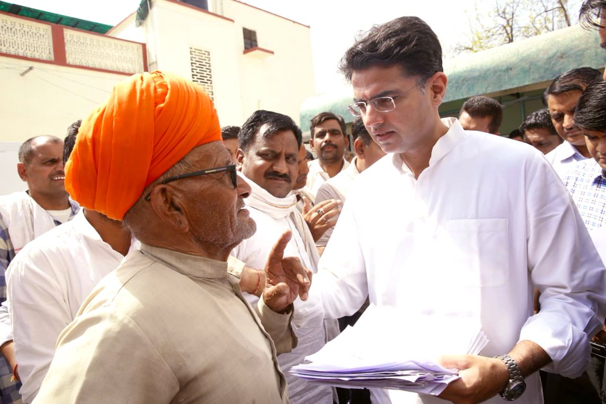 SachinPilot's tweet photo. आज सुबह निवास स्थान पर राज्य के विभिन्न क्षेत्रों से आये हुए आगुन्तकों से मुलाकात कर उनकी समस्याएं सुनी एवं उन्हें आश्वस्त किया कि हमारी सरकार आमजन की समस्याओं का समाधान करने के लिए लगातार प्रयासरत है| https://t.co/NA7FpttnLI