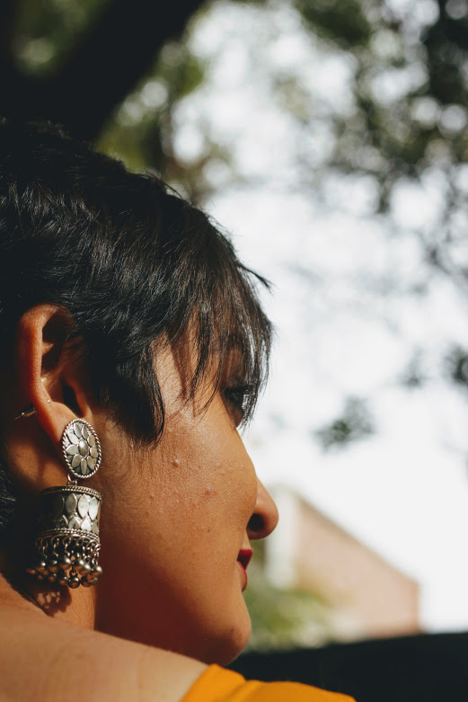 We didn't meet until the 10th, on the morning of Saraswati Puja. She texted me photos of what'd be the saree she was going to wear. I told her to arrive early in the morning, as the puja was going to be begin at 7am.She looked beautiful that day.