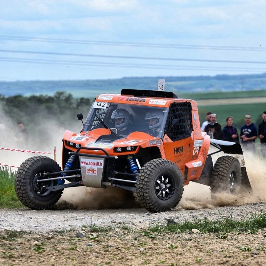 teamcroizon's tweet photo. Et là ça pousse ou pas ? 😁 on hésite encore sur les inscriptions de notre prochaine course. 🤔 mais vivement que l'on reprenne le volant en tout cas !! 🤪 #roadtodakar #dakar2020 #teamcroizon #toutestpossible #ssv #utv #utvaddict #utvnews #offroad #objectifdakar #rallye https://t.co/dlfVyT62nE